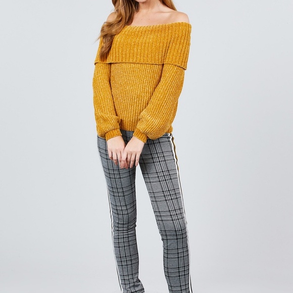 🌸Off The Shoulder Chenille Sweater - Picture 2 of 5